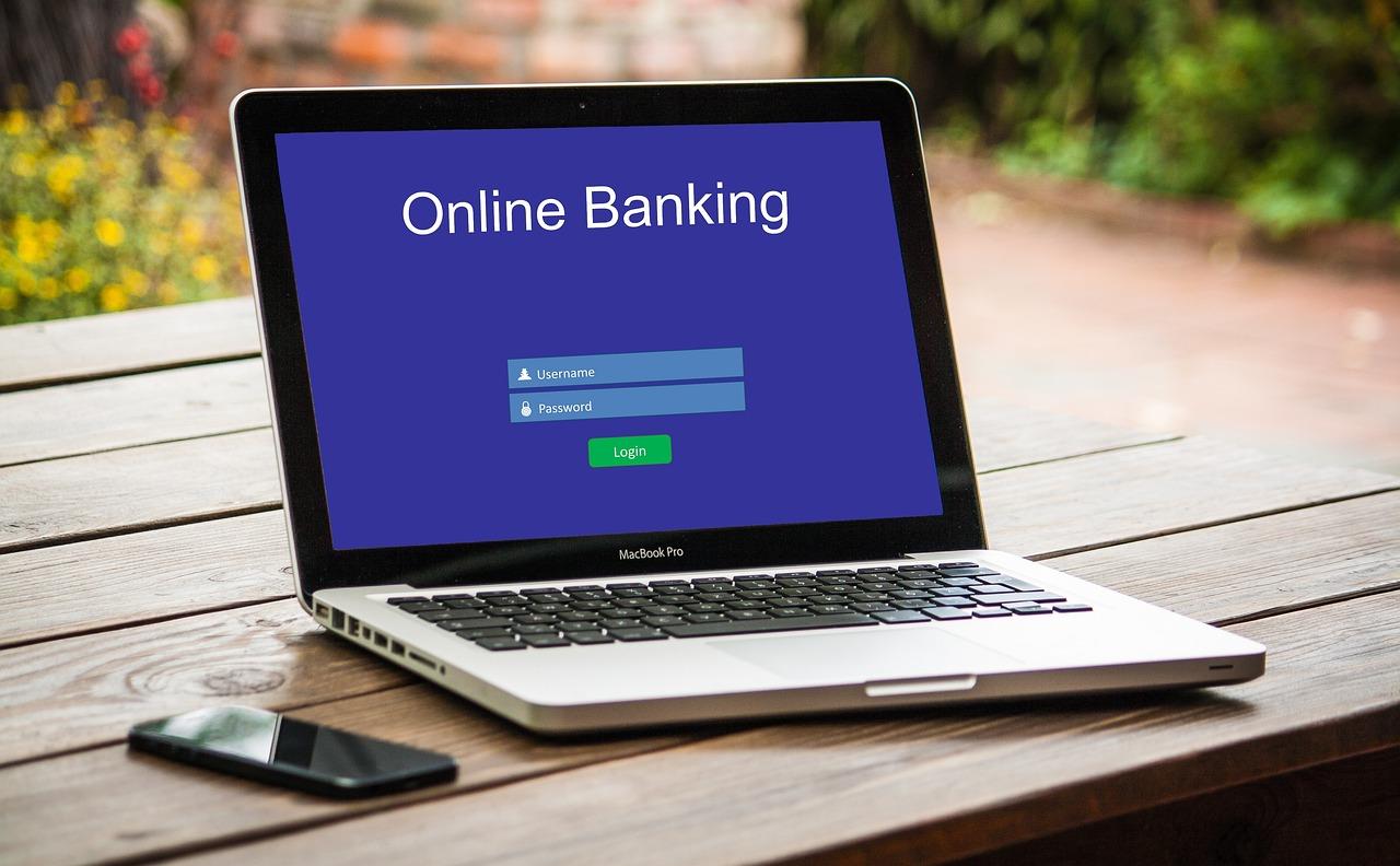 online-banking-3559760 1280